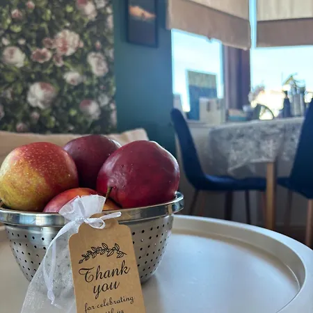 شقة The Corner Is A Small, Sunny And Cozy فارنا